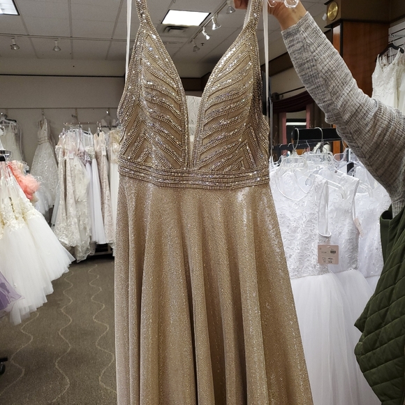 Evening/Prom gown - Picture 4 of 6